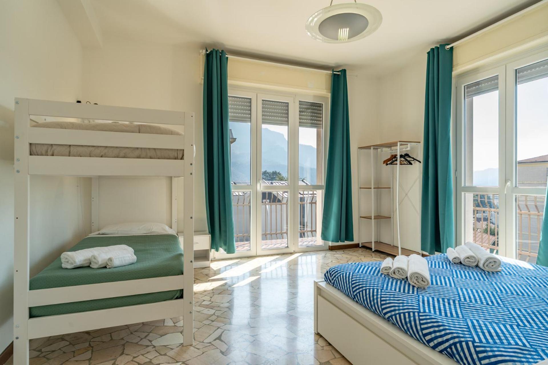 Spacious Apartment With Panoramic Views In Lecco Zewnętrze zdjęcie